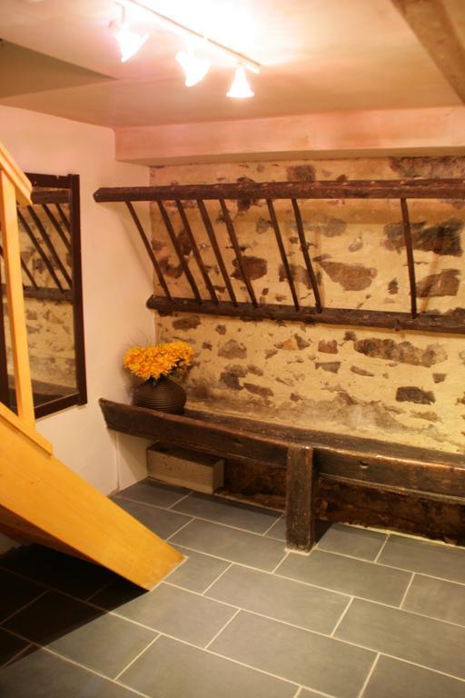 Le Petit Mas D'Ile Bed and Breakfast Saint-Germain-de-Confolens Rum bild