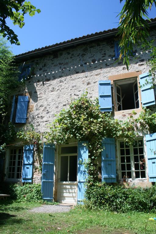 Le Petit Mas D'Ile Bed and Breakfast Saint-Germain-de-Confolens Exteriör bild